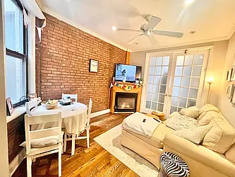 Rented by Century 21 Premier 