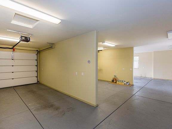 4th image of 5575 W Cameo Cir