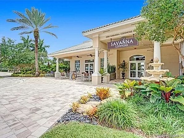1077 Waterside Cir