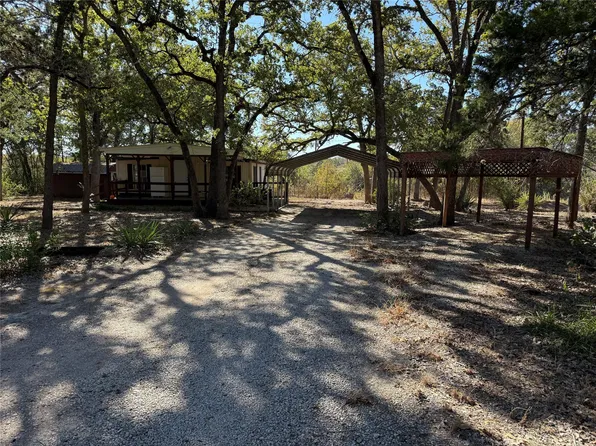 122 Pawnee Ct, Smithville, TX 78957