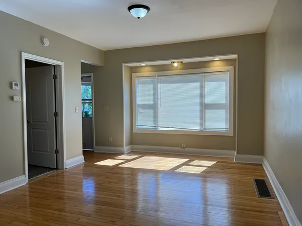 2965 S 8th St, Milwaukee, WI 53215
