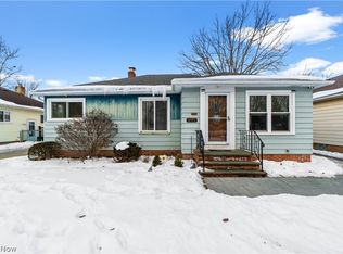 6370 Stratford Dr, Parma Heights, OH 44130