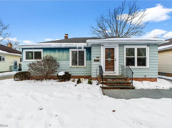 6370 Stratford Dr, Parma Heights, OH 44130