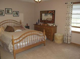 52141 Mallard Pointe Dr, Granger, IN