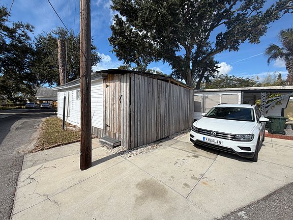 5th image of 42 W Oak St Lot D9