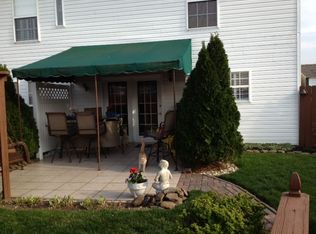 9728 Brooks Bend Rd, Louisville, KY 40258