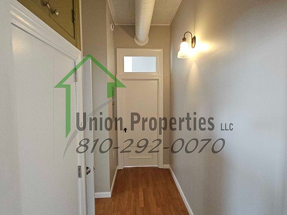 4th image of 412 Grand River Ave #10