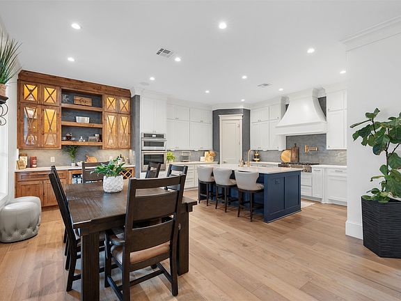 3rd image of 42 Enclave Ct