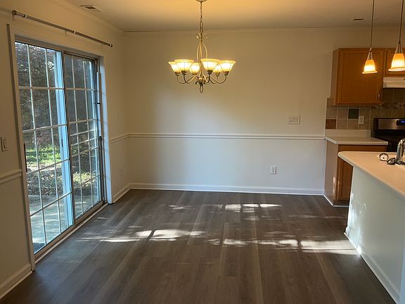 4th image of 925 Stinson Ave