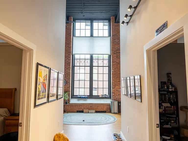 James' Corner — Photo 6