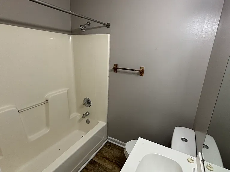 309 Clark St #B — Photo 8