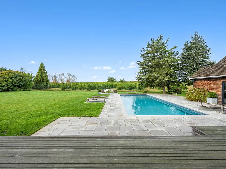 328 Hayground Rd — Photo 33