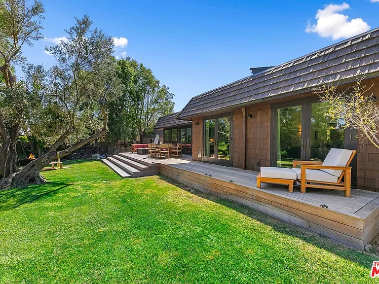 7038 Dume Dr — Photo 40
