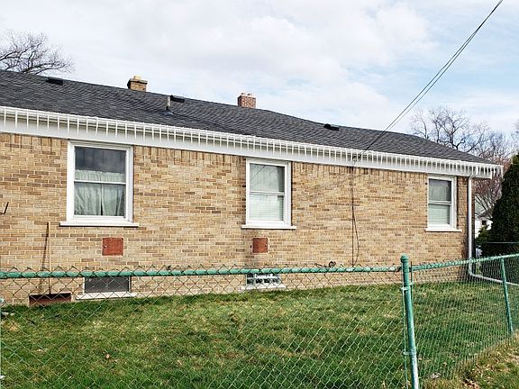 3rd image of 131 E Woodland St #1
