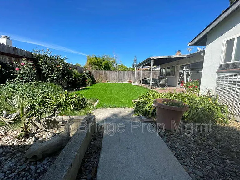 9400 Appalachian Dr — Photo 42