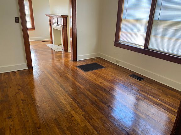 4th image of 606 S Panama St