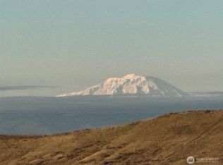 1303 Nightingale Road, Wapato, WA 98951