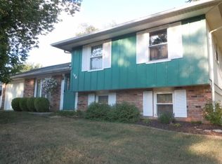100 White Ave, Lincoln, IL 62656