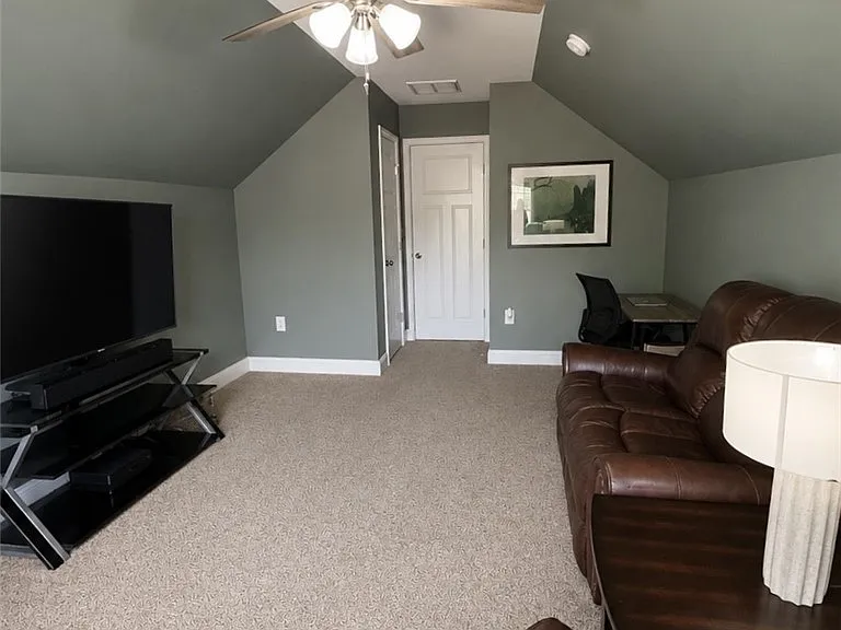 218 Himalayan Rd — Photo 27