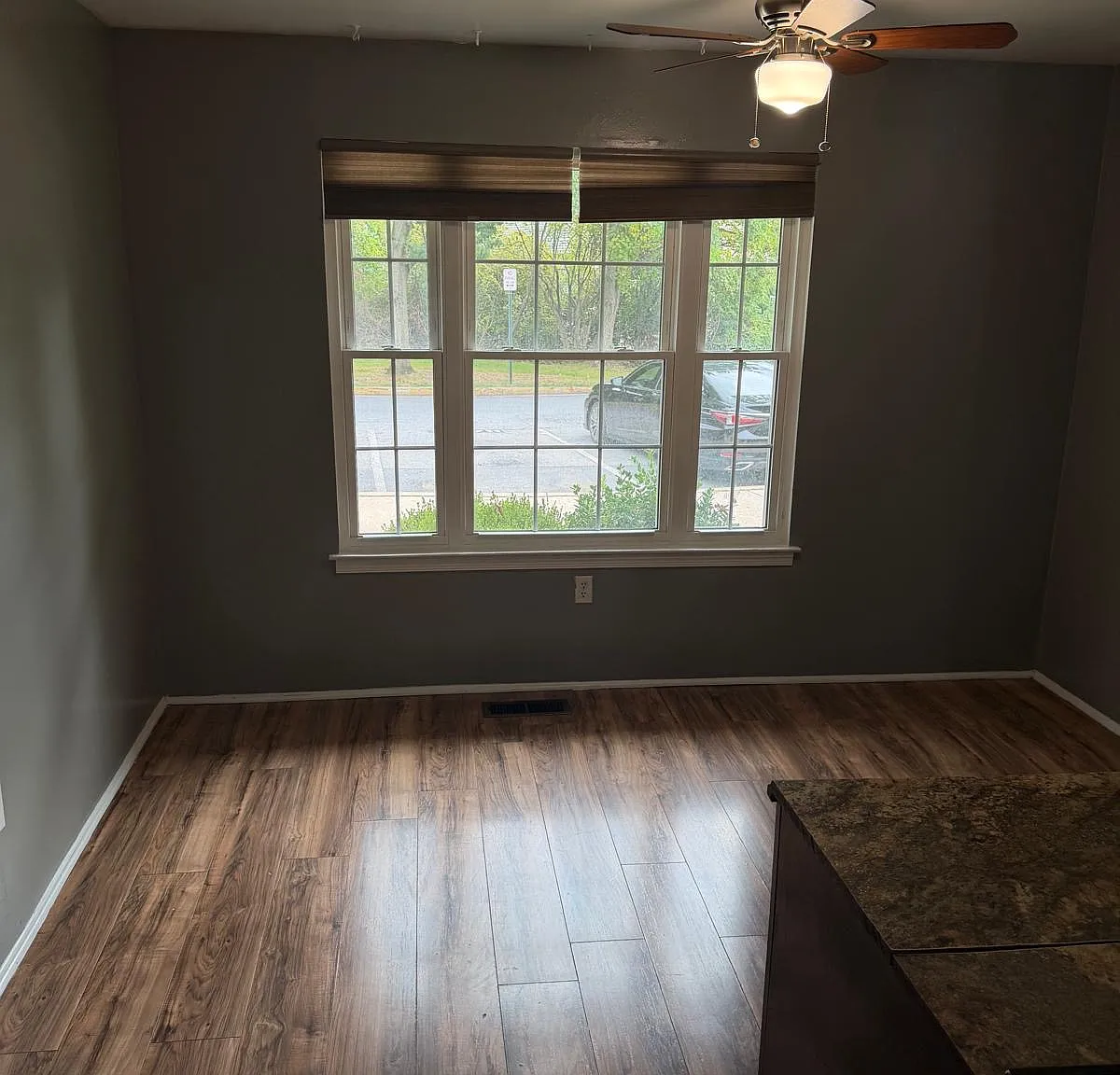 3 bed, 3.5 bath, 1327 sqft, $3,000 — Photo 3