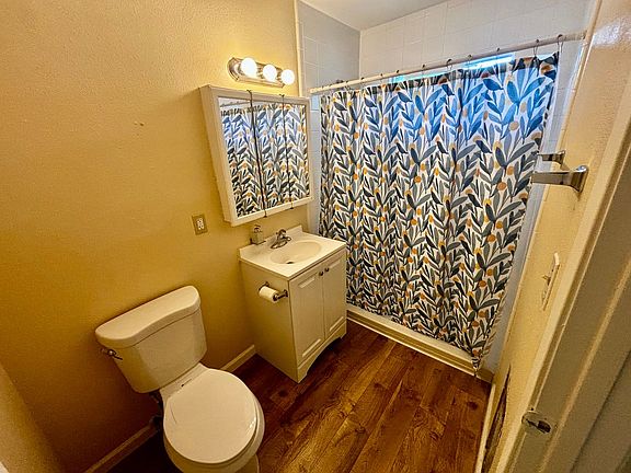 5th image of 807 Coronado Ct APT B