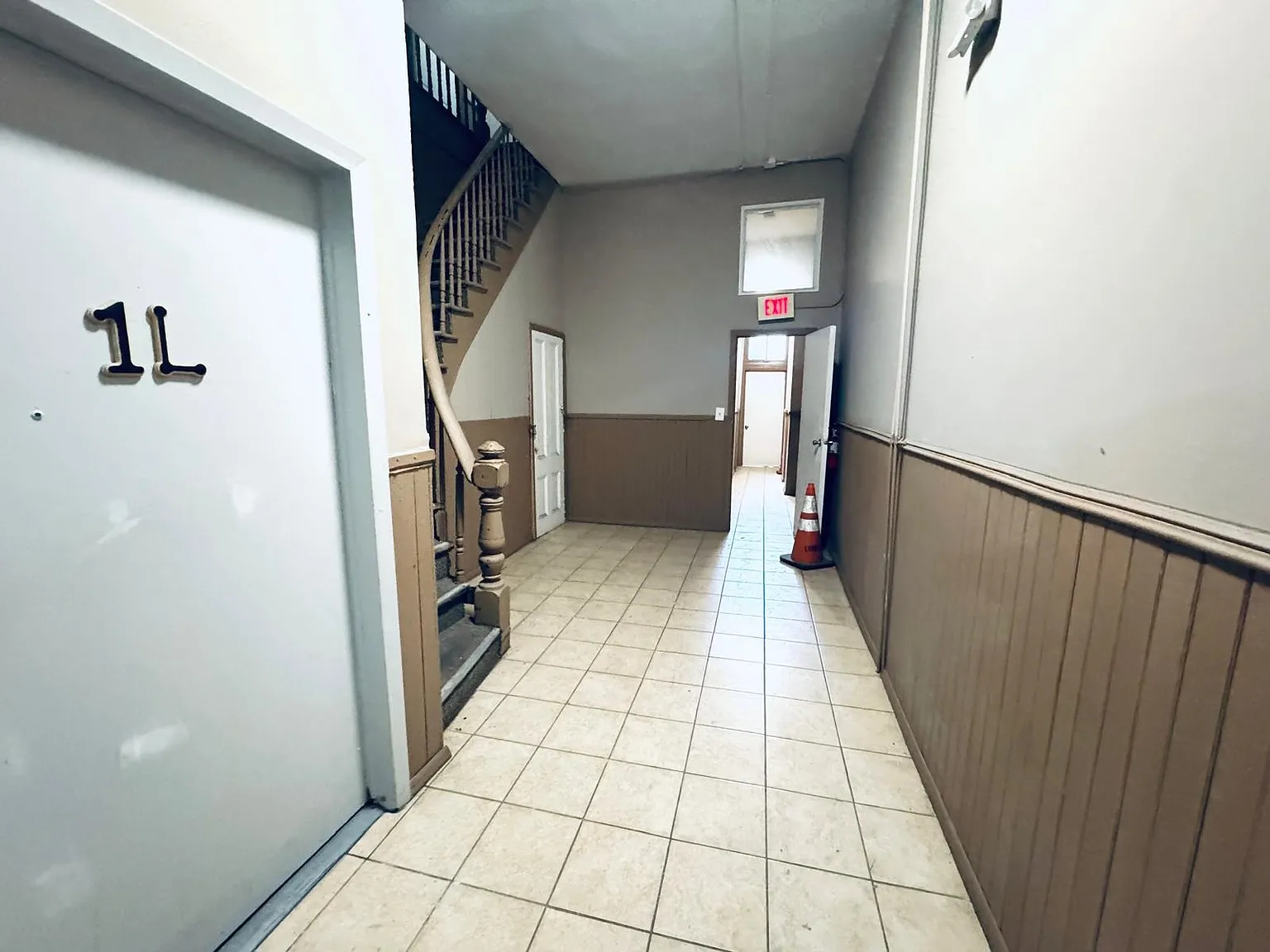 3 bed, 1.0 bath, $2,300 — Photo 3
