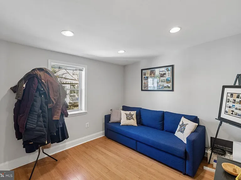 2139 Montrose St — Photo 17