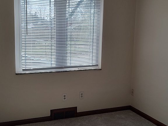 3rd image of 3202 Goddard Rd #A