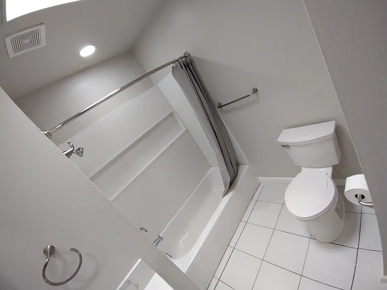 909 Galopago St — Photo 15