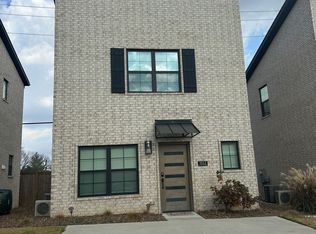 1512 W Cato Springs Rd, Fayetteville, AR 72701