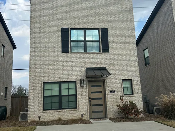 1512 W Cato Springs Rd, Fayetteville, AR 72701