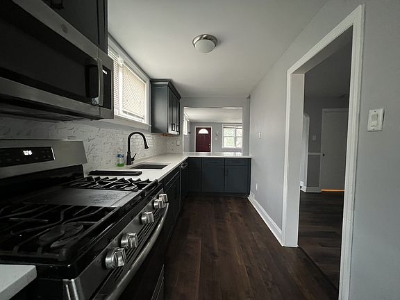 3rd image of 2219 Dermond Ave