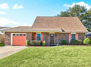 7670 Inlet Ln, New Orleans, LA 70128