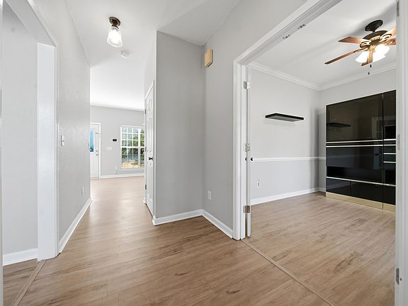 2nd image of 300 Gallatin Cir