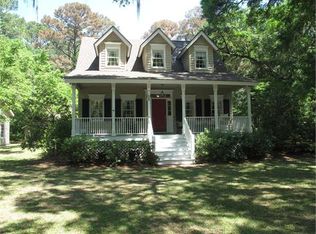 53 Alumni Rd, Beaufort, SC 29907