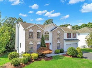 14 Dudley Ct, Wayne, NJ 07470