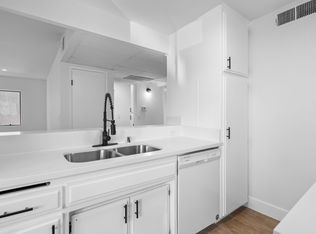 16731 Sherman Way #102A, Van Nuys, CA 91406