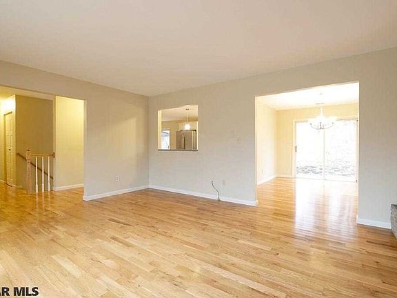 5th image of 13 N Barkway Ln