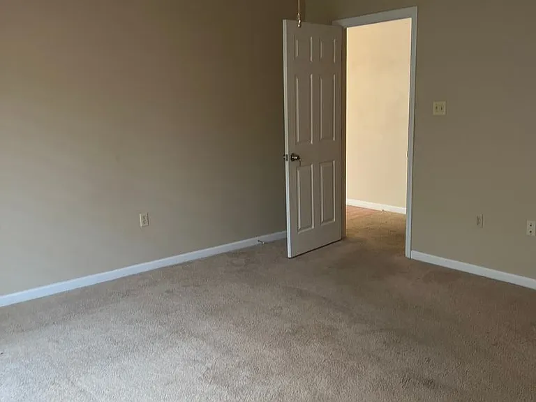 110 Maverick St — Photo 8