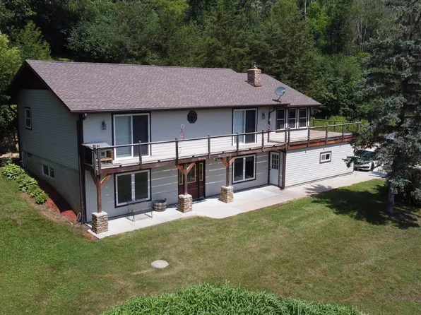 8325 Skunk Hollow Trl, Cannon Falls, MN 55009