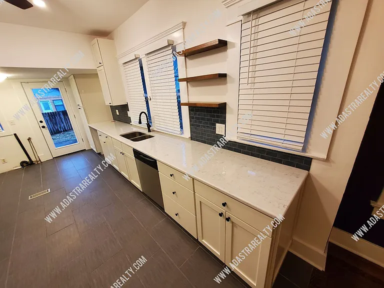 4521 Fairmount Ave — Photo 9