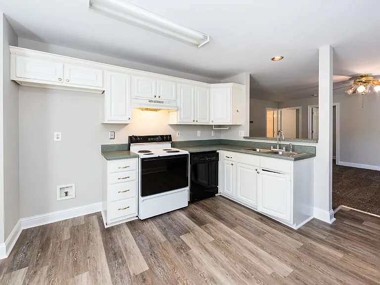 814 King Arthur Dr — Photo 17
