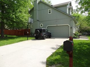 2002 NE 3rd St, Blue Springs, MO 64014