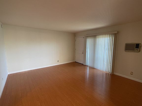 2nd image of 883 Sharmon Palms Ln #A