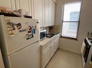 34-35 30th St #1R, Astoria, NY 11106