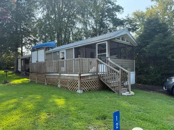 12 Whispering Pines Blvd, Georgetown, GA 39854