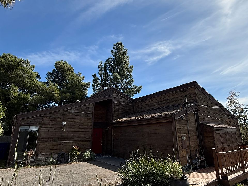 2nd image of 717 Sharon Way