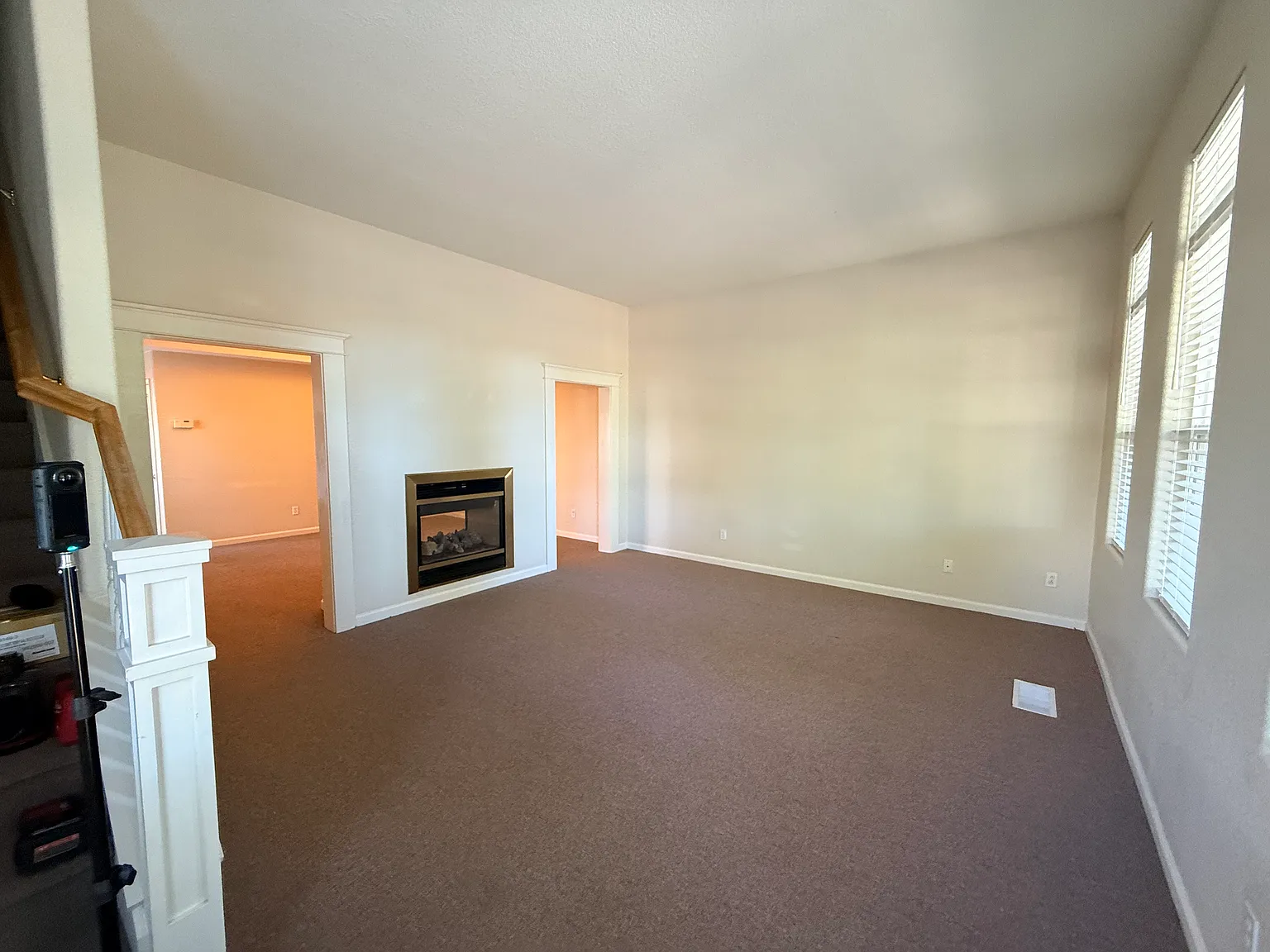 3 bed, 2.5 bath, 2150 sqft, $3,500 — Photo 2