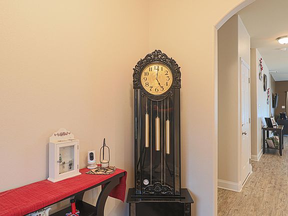 3rd image of 5282 Overland Dr