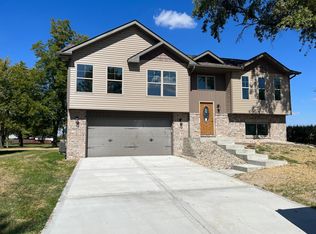 410 E Main St, Saint Jacob, IL 62281